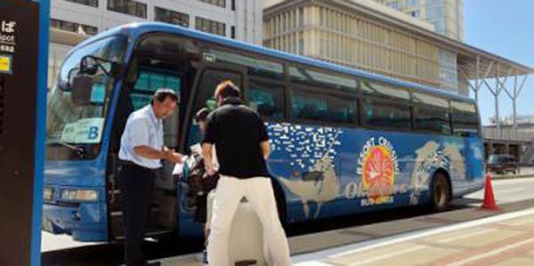 沖縄バス　株式会社【観光バス・空港リムジンバス運転手】の求人募集画像