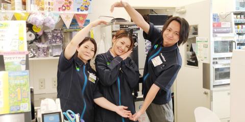 ファミリーマート　南風原山川店【コンビニスタッフ】の求人募集画像