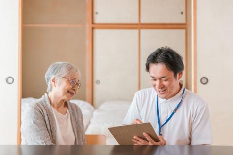 ジェイウォーム ジョブット【訪問介護職(夜勤)[職業紹介](浦添市西原)【勤務時間相談可】】の求人募集画像