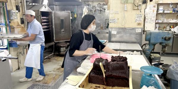 座波菓子店【菓子製造スタッフ(那覇市首里石嶺町)【お弁当支給あり/社員割引あり】】の求人募集画像