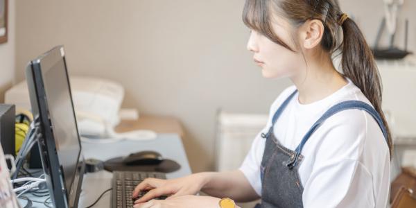 パイプニット 株式会社【総務事務（うるま市）【交通費有／賞与有／昇給有】】の求人募集画像