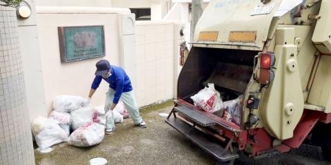 有限会社 那覇クリーンサービス【家庭ゴミ及び資源化物の回収(那覇市)【賞与年2回/土日休み】】の求人募集画像
