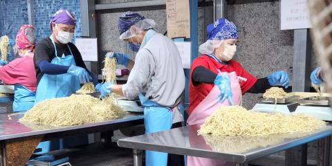 亀浜製麺所【沖縄そば製造スタッフ(豊見城市)【時給952円~/週休2日】】の求人募集画像