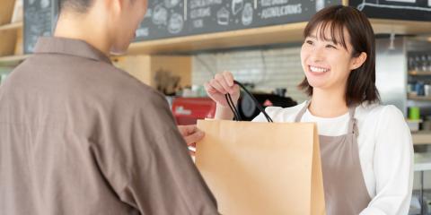 玉屋【お土産店スタッフ（男女）（南城市）【残業一切なし／週休2日／無料駐車場有】】の求人募集画像