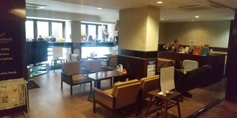 ホテル タイラ【フロントナイト(那覇市松山)【未経験OK/WワークOK/週休2日】】の求人募集画像