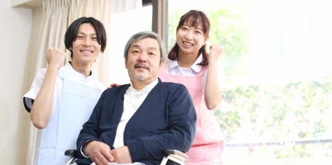 ジェイウォーム ジョブット【介護福祉士[職業紹介]（那覇市山下町）【交通費支給／賞与有】】の求人募集画像