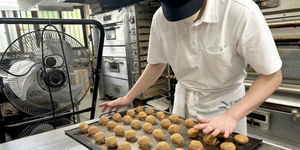 座波菓子店【菓子製造スタッフ（那覇市首里石嶺町）【週休2日制／無料駐車場有／正社員登用制度有】】の求人募集画像