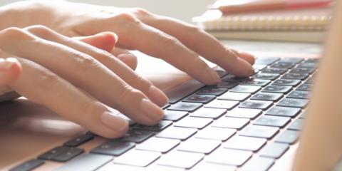 琉球港運株式会社【入力事務スタッフ（輸出入関連）（那覇市港町）【正社員登用有／未経験者歓迎／駐車場有】】の求人募集画像