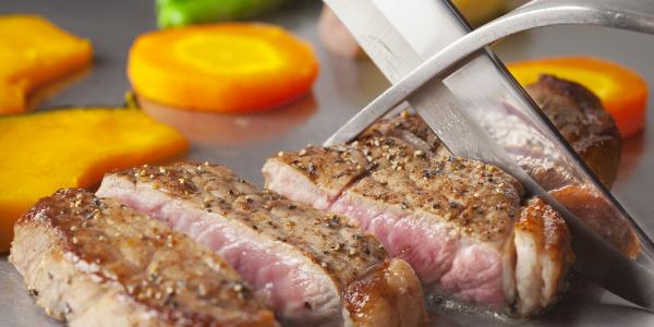 ジェイウォーム ジョブット【ステーキ店の調理補助（デリバリー専属）[職業紹介]（那覇市）【無料駐車場有／Wワーク可／週払い可】】の求人募集画像