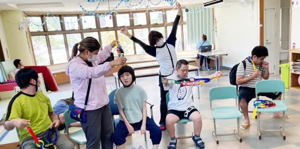 社会福祉法人ニライカナイ【生活支援員（作業・レク等の活動）（デイセンターおおさと（南城市））【週休2日／賞与年2回＋決算賞与有／駐車場有】】の求人募集画像