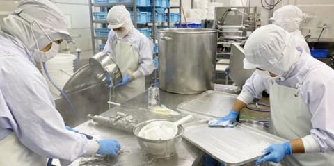 株式会社　あさひ【食品工場内での食材の計量やカット、他作業スタッフ(豊見城市)【Wワーク可／土日休み／短時間可】】の求人募集画像