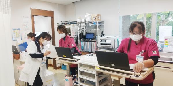 医療法人社団 輔仁会 田崎病院【看護師（デイケア担当）（那覇市松川）【月給21万円～／賞与年2回／年間休日122日】】の求人募集画像