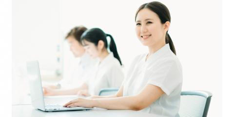 沖縄医療生活協同組合 協同にじクリニック【内科クリニックの医療事務(那覇市古波蔵)【賞与年2回/土・日・祝お休み/交通費有】】の求人募集画像