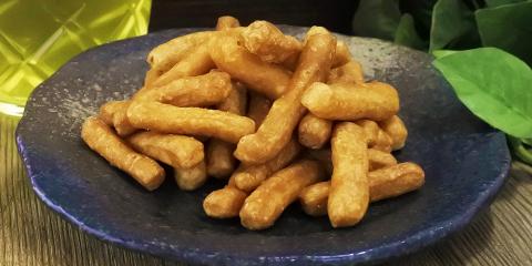 南風堂　株式会社【モクモク作業のかりんとうなどの検品(男女・短時間)（糸満市）【土日休み／未経験者OK／扶養内もOK】】の求人募集画像