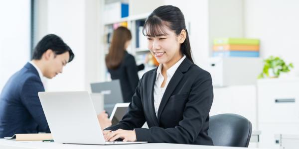 有限会社 沖縄ニューハウスセンター【不動産事務(宅建資格者)(那覇市久茂地)【社保完備/週休3日OK/社員登用有】】の求人募集画像