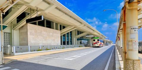 ジェイウォーム ジョブット【那覇空港での受付・窓口業務［職業紹介］(那覇市鏡水)【4～7h勤務／週休2～5日／契約・正社員登用有】】の求人募集画像