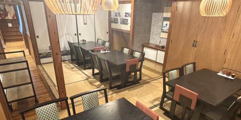 永峯うなぎ店【ホール兼キッチン補助スタッフ(うるま市)【短時間/年齢不問/昼夜固定OK】】の求人募集画像