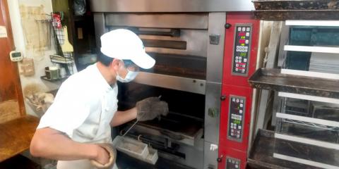 ブーランジュリー フール【夜間パン製造スタッフ（豊見城市）【パン支給有／入社祝金有／週休4～5日】】の求人募集画像