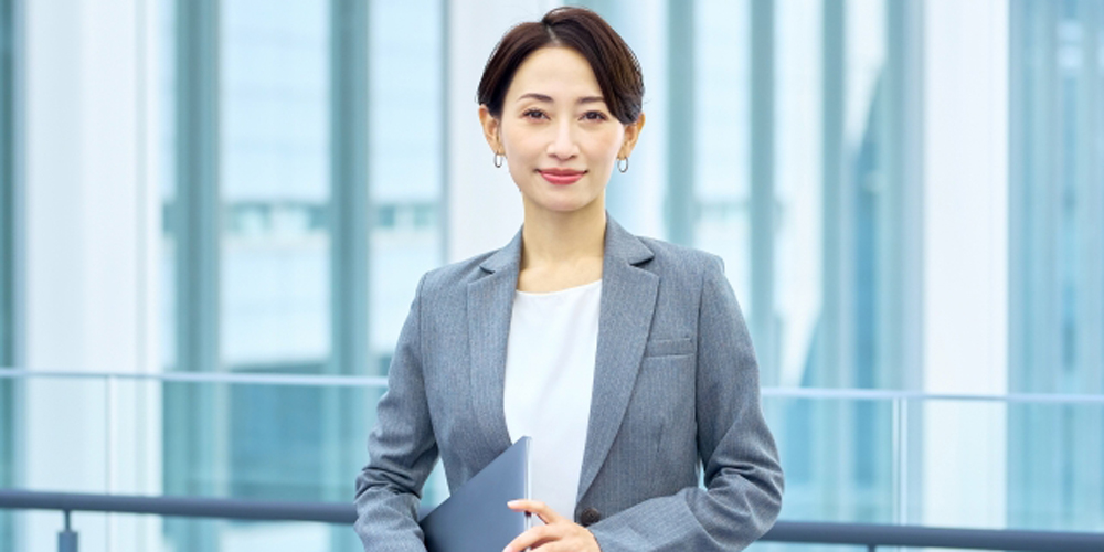 株式会社 エフ・ビー・エル【資産運用商品の接客案内スタッフ(那覇市久茂地)【週休3日制/ノルマ・飛び込みなし/未経験歓迎】】の求人募集画像