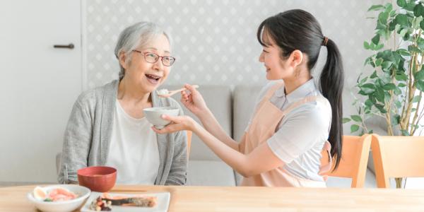 ジェイウォーム ジョブット【老人ホームの介護福祉士〈経験者〉[職業紹介]（浦添市）【残業なし／賞与年2回／駐車場無料】】の求人募集画像
